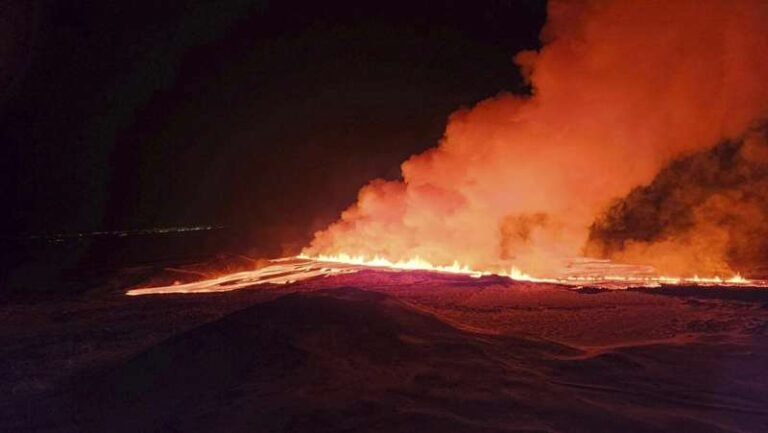 Islandia: un baile entre el fuego e impresionantes paisajes